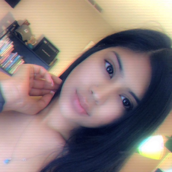 Meet your Posher, Mariana - Picture 2 of 2